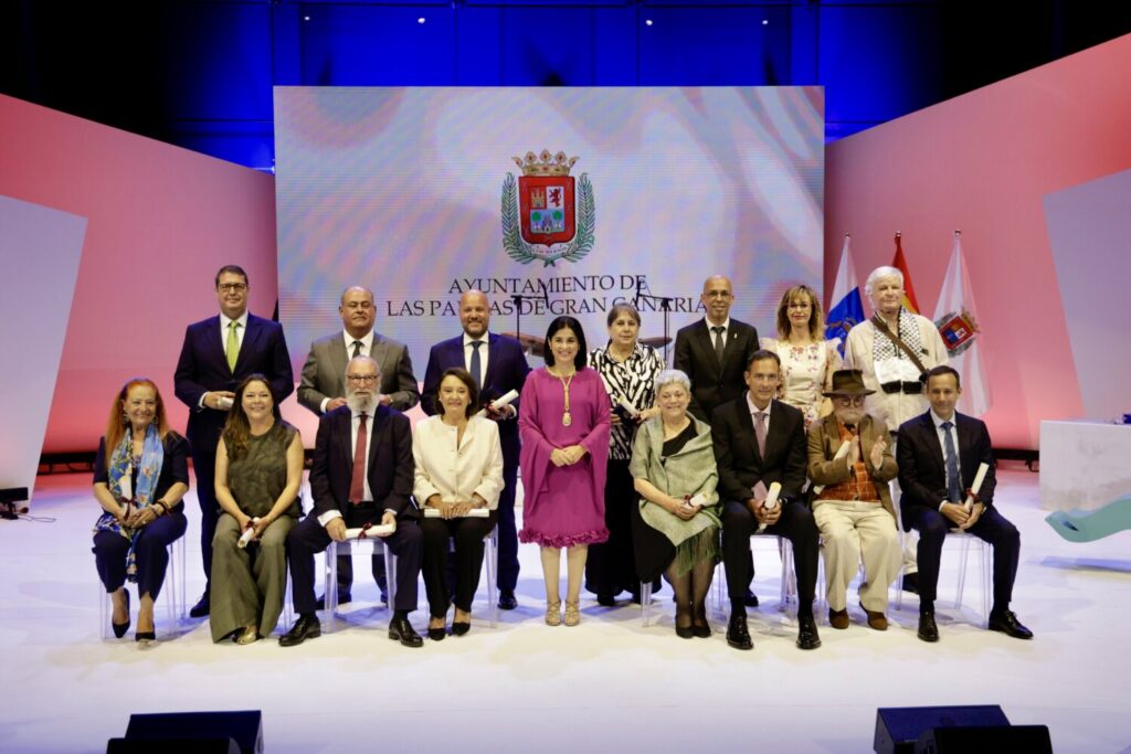 Con motivo de la celebración del 546.º aniversario de Las Palmas de Gran Canaria, el Ayuntamiento celebró este domingo el acto institucional de Honores y Distinciones