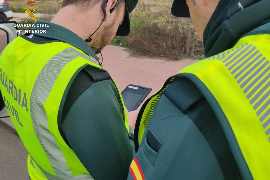 Agentes de la Guardia Civil en el operativo de búsqueda. Imagen Guardia Civil