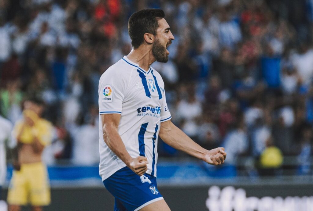 El defensa blanquiazul, José León. Imagen CD Tenerife