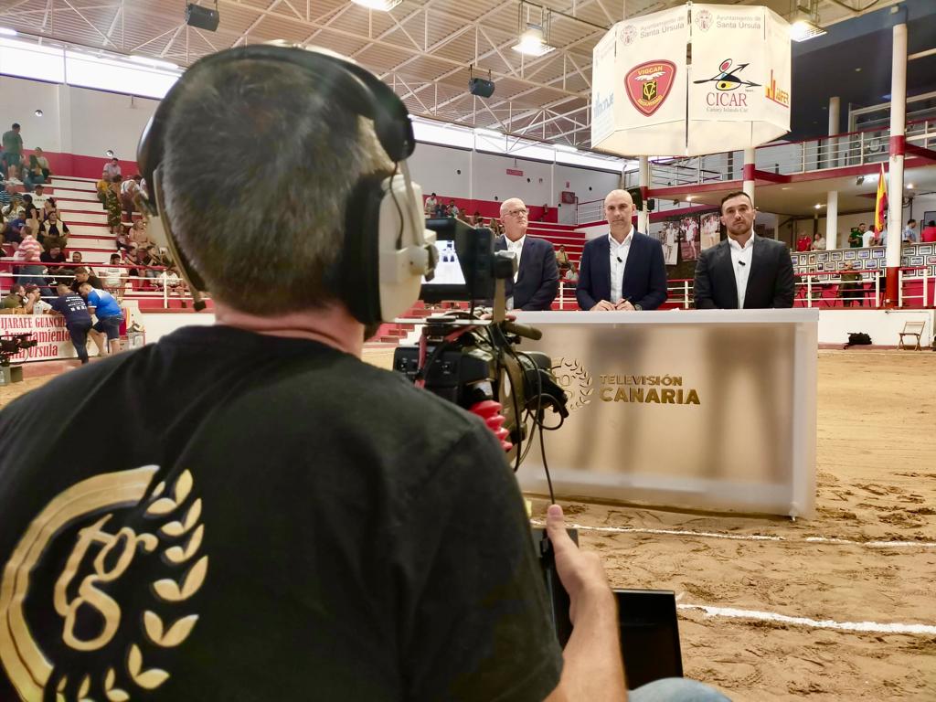 Jornada intensa de lucha canaria en 'Terrero y gloria'
