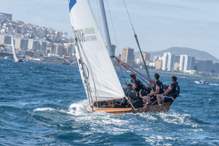 El Villa de Agüimes se lleva la victoria en el campeonato de vela latina de botes