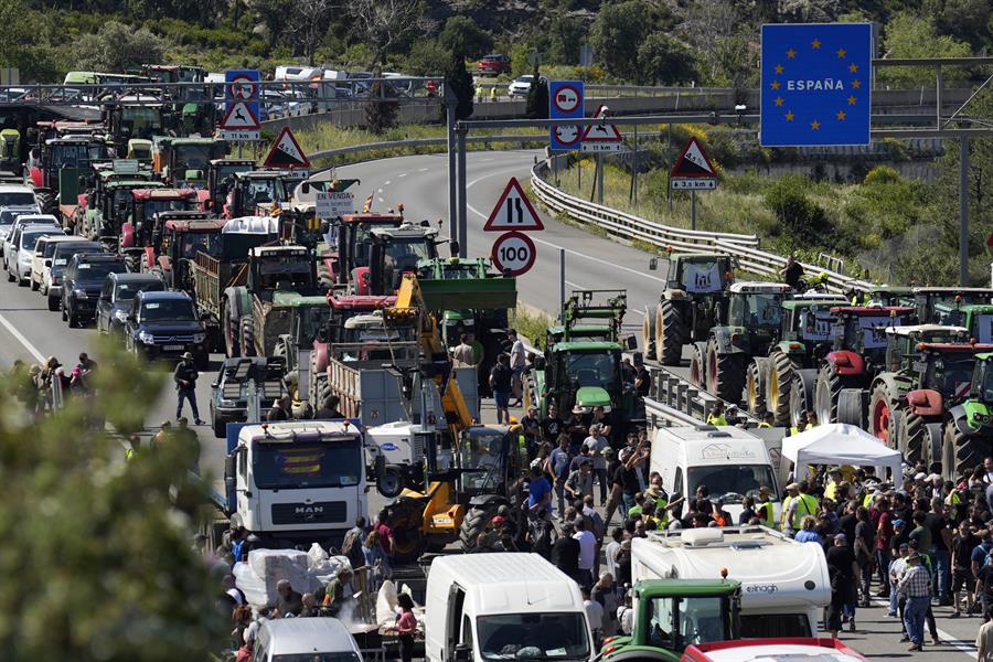 Agricultores levantan el bloqueo de AP-7 tras 24 horas de protesta
