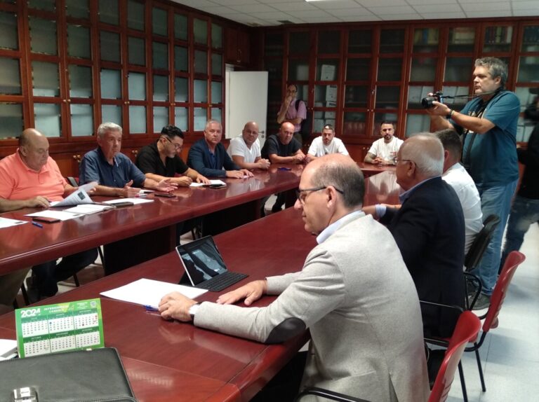 El transporte de Las Palmas firma su nuevo convenio colectivo