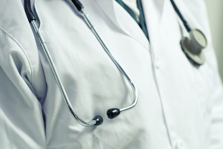 SEME advierte sobre el correcto uso de la hialuronidasa en los implantes de relleno de ácido hialurónico