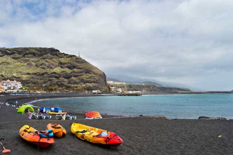 Salud Pública certifica la calidad de las aguas de las playas de Tazacorte