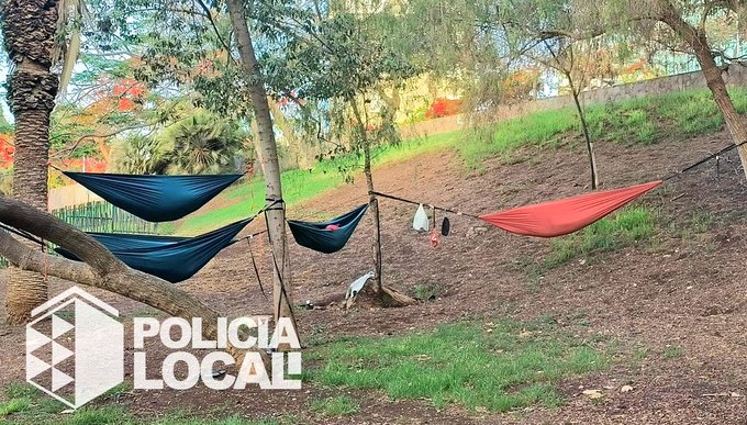 Imagen que ha compartido la Policía Local de Santa Cruz de Tenerife de la acampada localizada en el parque de La Granja de Santa Cruz de Tenerife