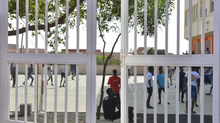 Amnistía Internacional denuncia el internamiento “arbitrario” de migrantes en centros de extranjería