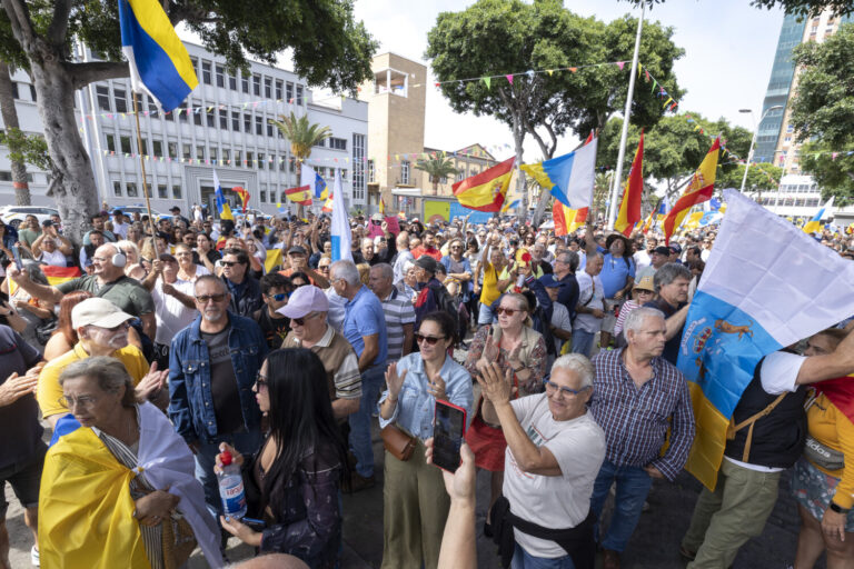 Concentraciones en las islas contra la inmigración ilegal y las mafias