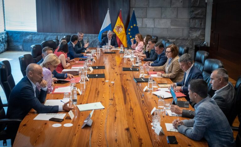 Canarias destina 2 millones a obras en 35 aulas Enclave y centros de educación especial