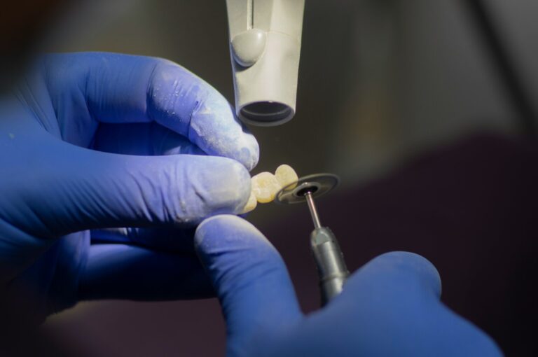 El Colegio de Dentistas pide que se castigue más el intrusismo