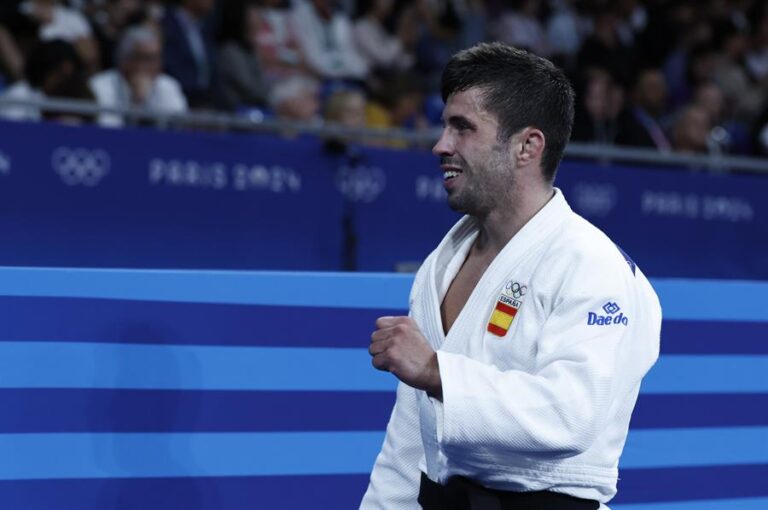 Fran Garrigós vence se clasifica para sus primeros cuartos
