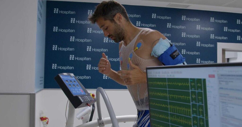 El capitán Aitor Sanz ha sido uno de los primeros en pasar el reconocimiento médico habitual en el inicio de la pretemporada / CD Tenerife