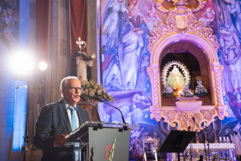 Casimiro Curbelo destaca la importancia de la Virgen de Candelaria en el pregón de las fiestas