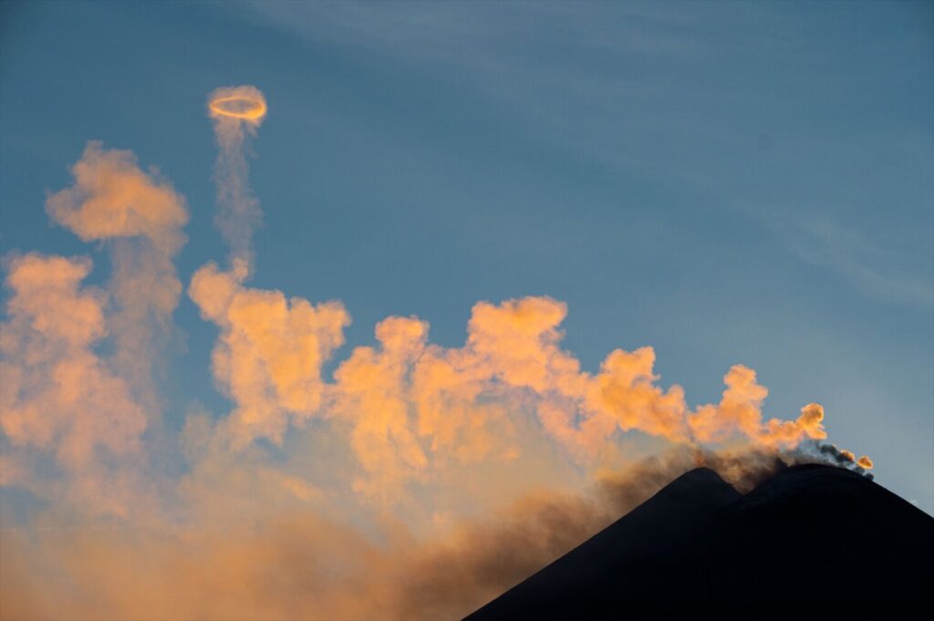 El Etna entra de nuevo en erupción