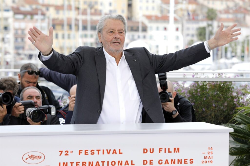 Muere Alain Delon a los 88 años, una leyenda del cine francés