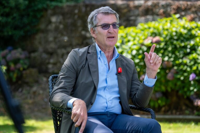 Feijóo: El PP no puede aceptar inmigrantes ilegales que vienen con mafias