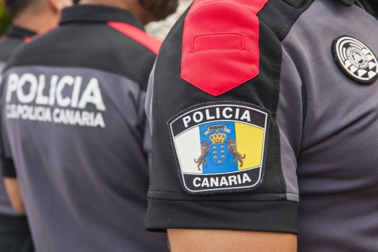La Policía Canaria interviene en el traslado de menores migrantes a otras islas