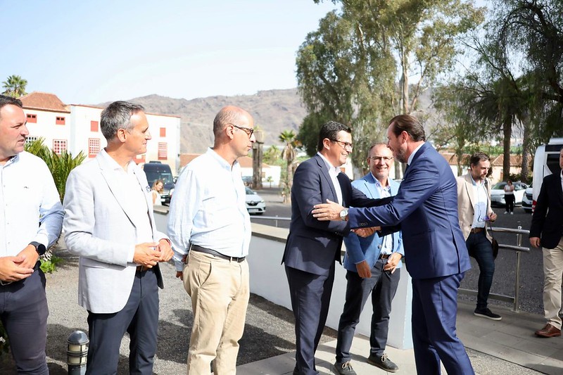 Imágenes de la visita del ministro Óscar Puente a la carretera de La Costa en La Palma. Foto Gobierno de Canarias