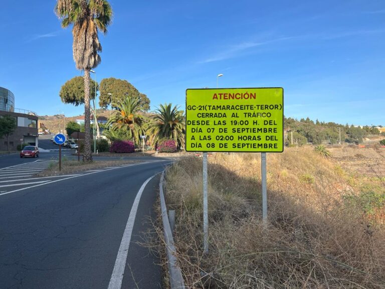 Dispositivo para señalizar el tráfico y garantizar la seguridad de las carreteras por las Fiestas del Pino