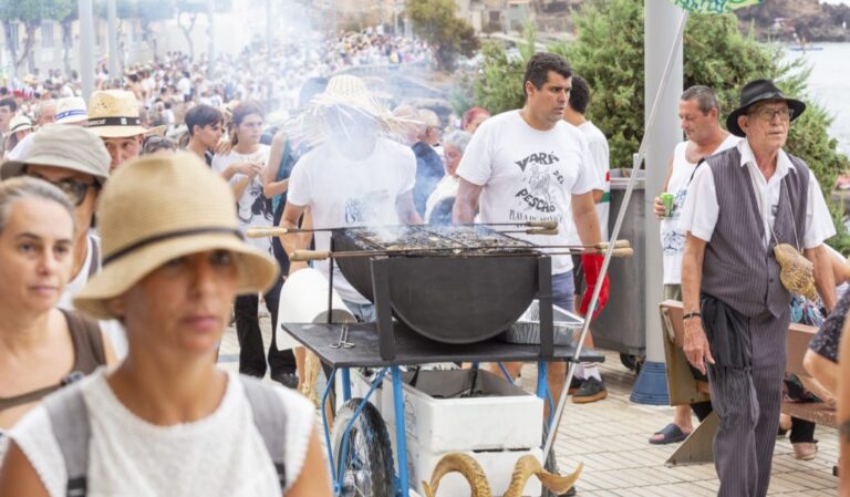 Arinaga acogió este viernes la tradicional “Vará del pescao”