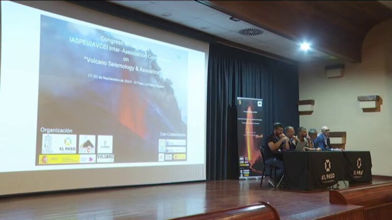 Vulcanólogos de todo el mundo se dan cita en La Palma