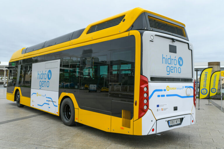 Las Palmas de Gran Canaria estrena su primera guagua de hidrógeno