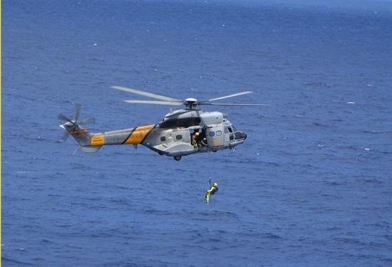 El Ejército del Aire rescata a 3 pescadores que se encontraban a la deriva en situación “límite”