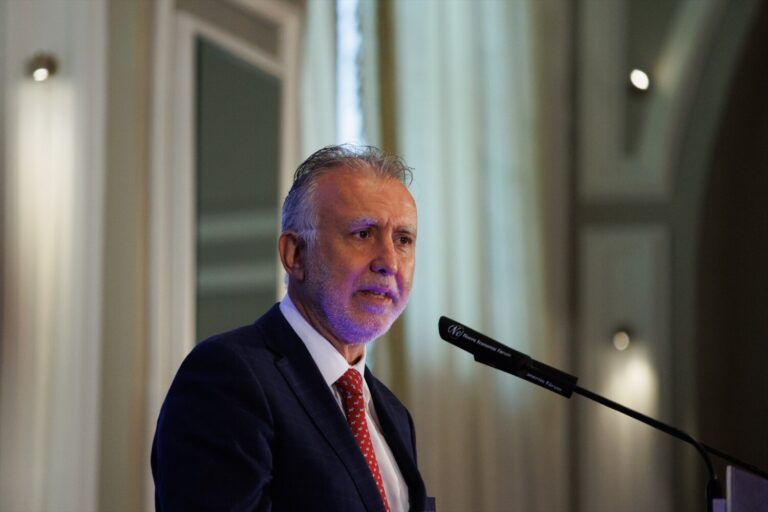 Ángel Víctor Torres cita al PP y a los presidentes de Canarias y Ceuta para abordar la reforma de la Ley de Extranjería