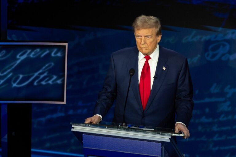 Trump asegura que los migrantes haitianos comen mascotas y promete “deportaciones masivas”