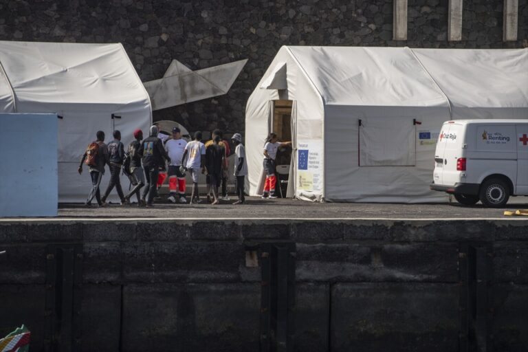 Médicos del Mundo denuncia la falta de recursos en los centros de migrantes