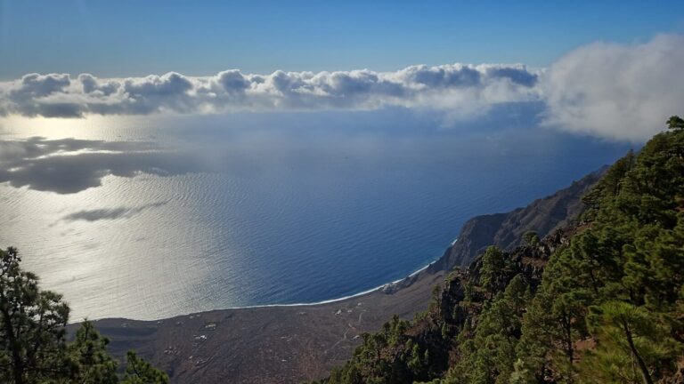 Los servicios de rescate no esperan encontrar más cuerpos en El Hierro hasta dentro de tres días
