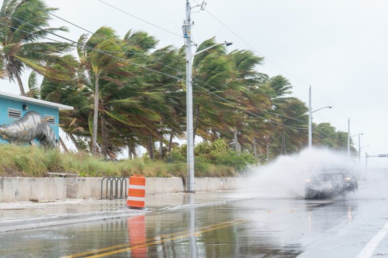 El huracán Milton golpea Florida: al menos cuatro personas muertas