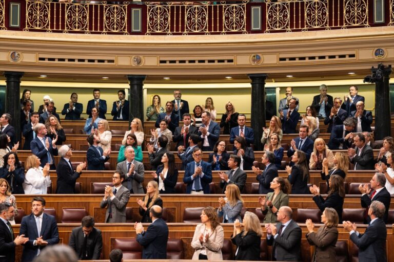 Sale adelante la ley ELA