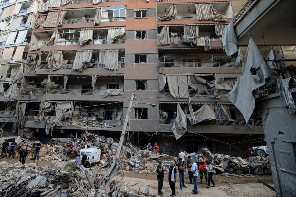 Nueva oleada de bombardeos en Beirut. (Archivo) Imagen de un edificio bombardeado el 11 de octubre en Beirut/ Marwan Naamani