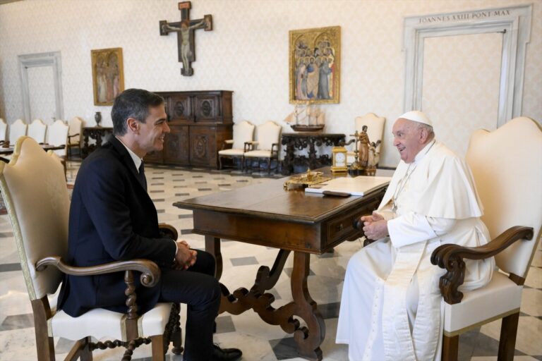 El Gobierno pide al Vaticano una audiencia del papa con Sánchez