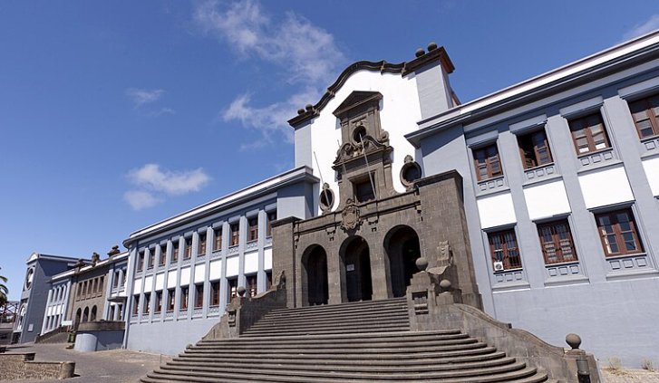 Los rectores de las universidades canarias dicen que modificar la ley de consejos sociales daña la autonomía universitariaParaninfo La Laguna