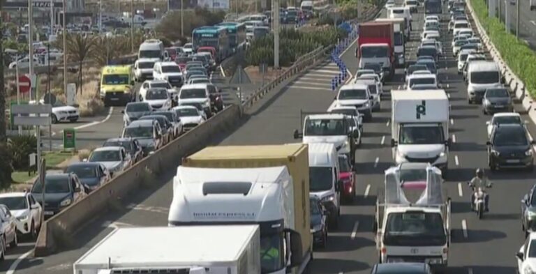 Retenciones, una estampa habitual en las carreteras de Gran Canaria