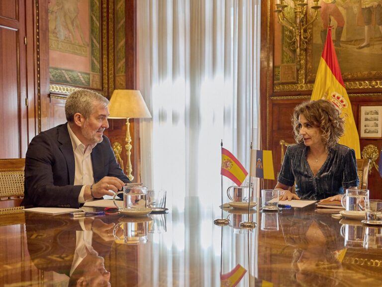 El Gobierno de Canarias reclamará esta semana una partida de 50 millones para atender a menores migrantes