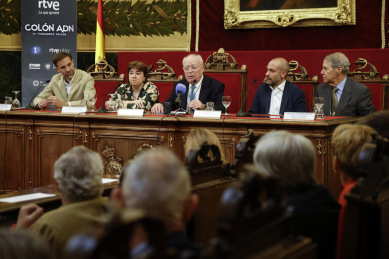 Confirman que los huesos enterrados en Sevilla son de Cristóbal Colón