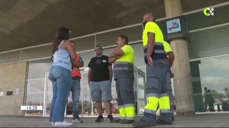 Los jardineros de los aeropuertos denuncian la precariedad laboral