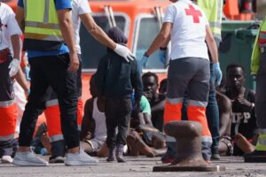 Mañana se aprobará una declaración de emergencia por valor de 40 millones de euros y la creación de 1.200 plazas en la península para acoger a los menores migrantes