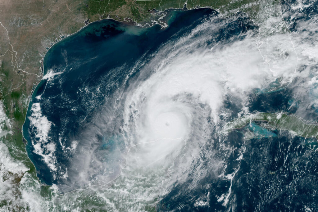 Una imagen satelital muestra el avance del huracán Milton antes de su esperado aterrizaje en Florida, en el Golfo de México este 8 de octubre / REUTERS