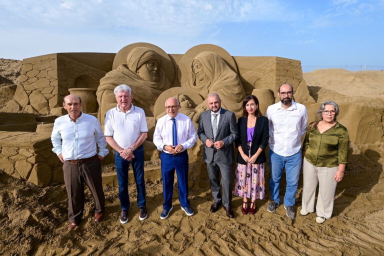 El 19º Belén de Arena de Las Canteras, en Las Palmas de Gran Canaria abre al público