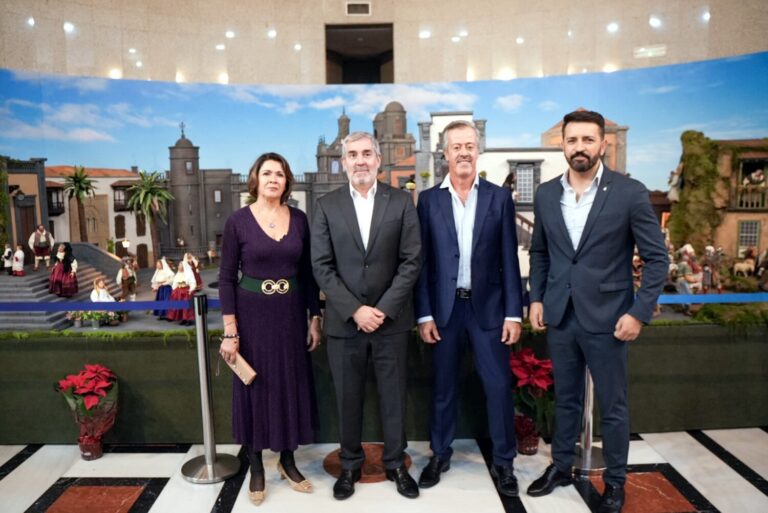 El Gobierno de Canarias inaugura su primer belén
