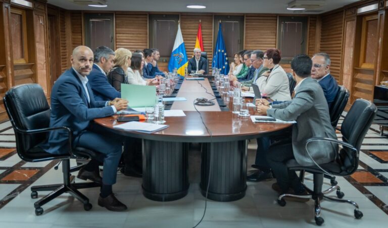Clavijo volverá a llevar esta semana a Bruselas la emergencia migratoria en Canarias