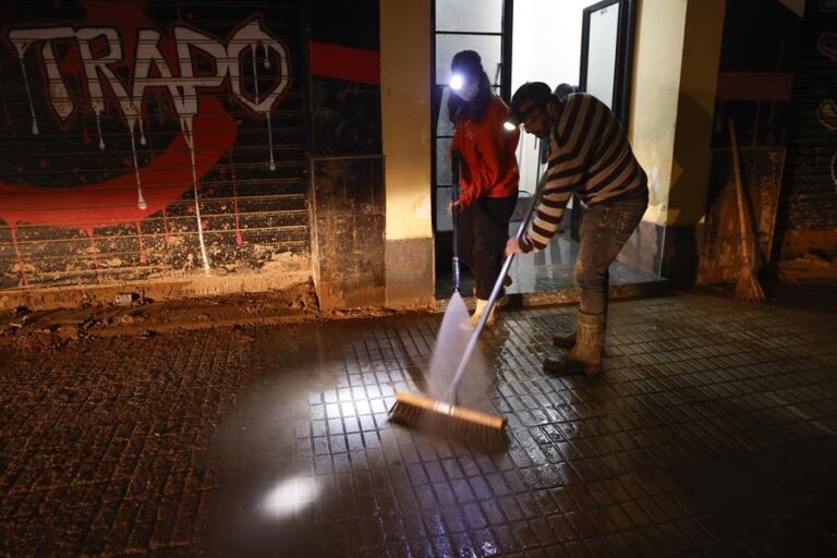 La dana azotará un día más a Andalucía y Valencia, aunque remite y deja cuantiosos daños