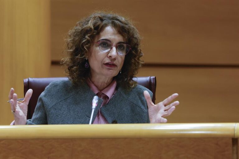 Montero niega contactos con Aldama y Koldo en la comisión de investigación del Senado