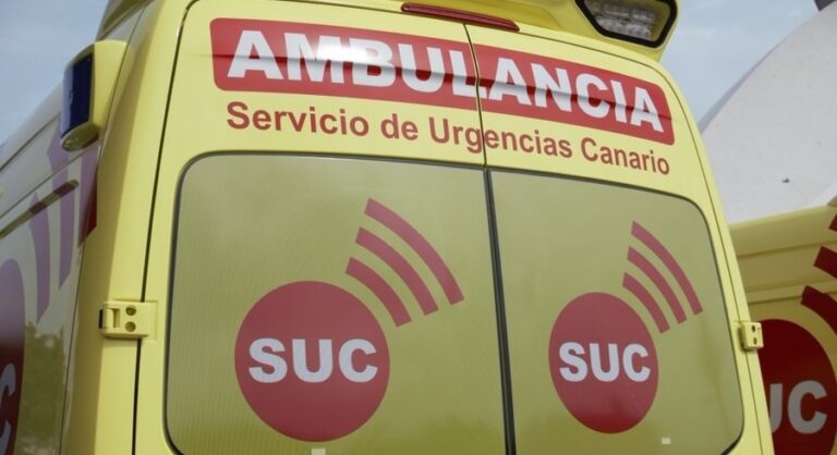 Una menor en estado grave tras ser atropellada al bajarse de la guagua