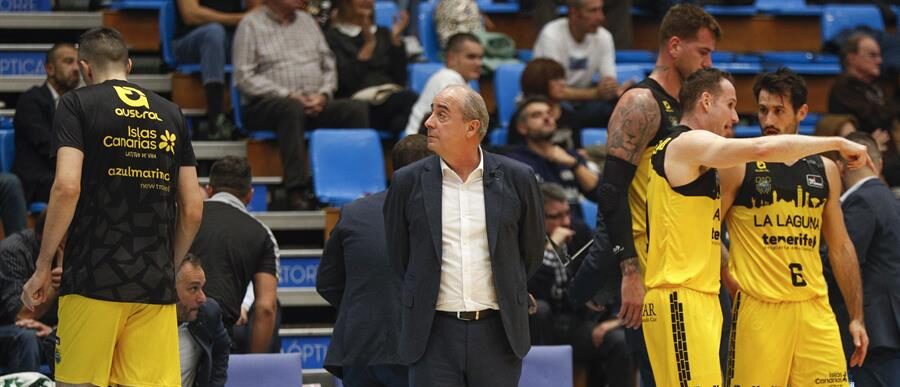 El entrenador del Tenerife, Txus Vidorreta. Imagen EFE