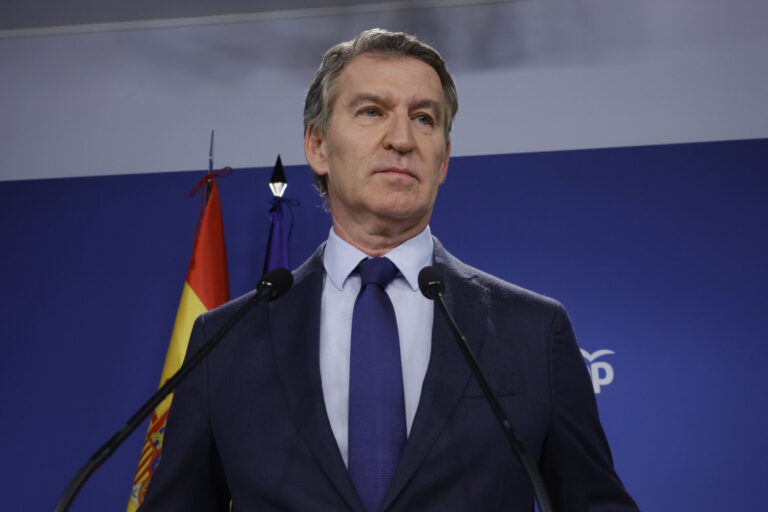 Feijóo se niega a «aceptar lecciones del PSOE» sobre migración